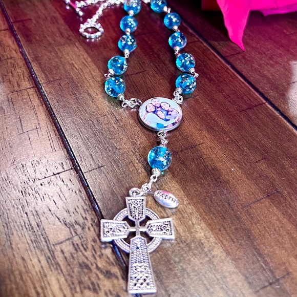 Unique, made to order, glow-in-the-dark one decade photo car rosary/accessory - Picture 3 of 9